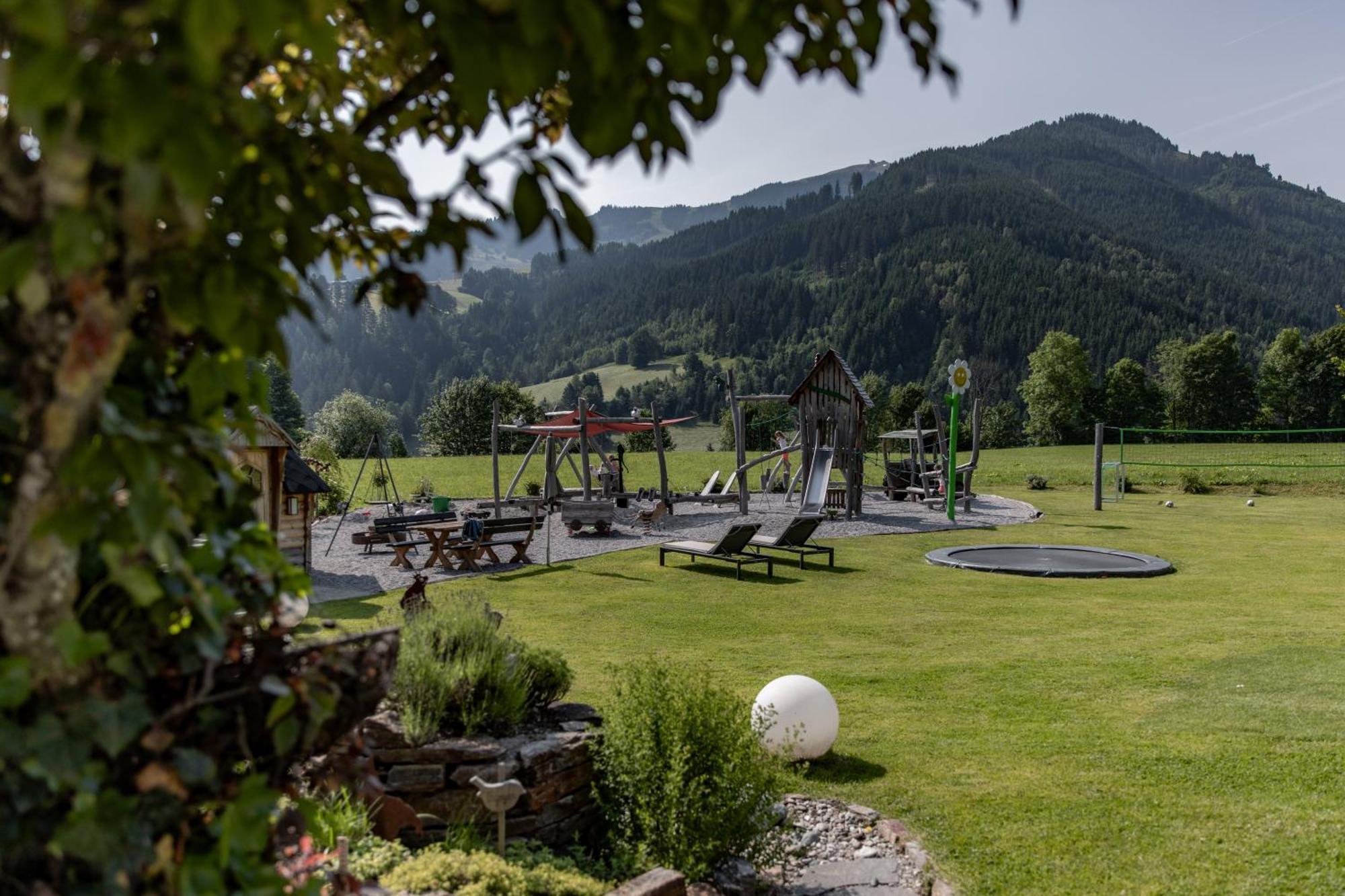Biohof Ebengut Aparthotel Maria Alm am Steinernen Meer Eksteriør bilde